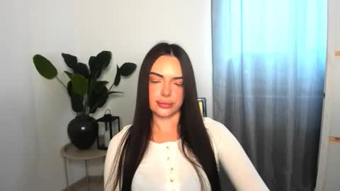 Snapshot of eva_rossee_ chatting on 02-13-26, 01:18 Eva online show from 02-13-26, 01:18