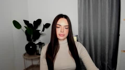 Snapshot of eva_rossee_ chatting on 02-19-26, 05:42 Eva online show from 02-19-26, 05:42