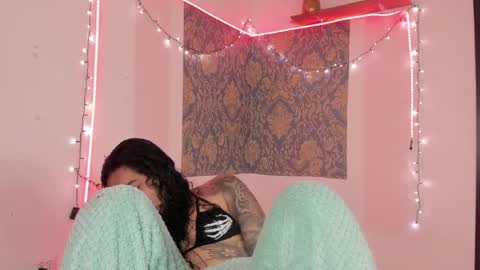 Eva  online show from 05-12-26, 10:23