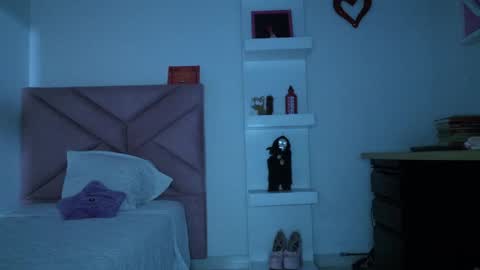 Snapshot of eva_sin18 chatting on 04-29-26, 11:11 Eva Sin online show from 04-29-26, 11:11