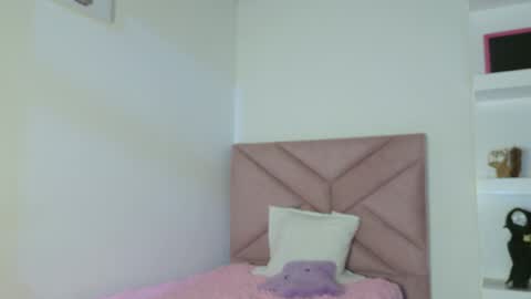 Snapshot of eva_sin18 chatting on 05-12-26, 12:30 Eva Sin online show from 05-12-26, 12:30
