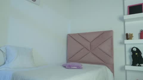 Snapshot of eva_sin18 chatting on 05-14-26, 11:11 Eva Sin online show from 05-14-26, 11:11