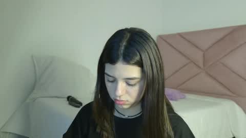 Snapshot of eva_sin18 chatting on 05-16-26, 12:18 Eva Sin online show from 05-16-26, 12:18