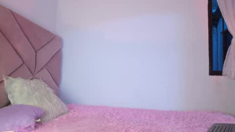 Snapshot of eva_sin18 chatting on 05-27-26, 11:24 Eva Sin online show from 05-27-26, 11:24