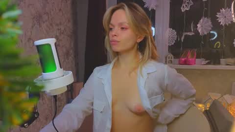 Snapshot of eva_sinn chatting on 12-22-25, 01:30 Hi there i am Eva and i wish create a nice community with you so join my Ticket Show for more pleasure online show from 12-22-25, 01:30