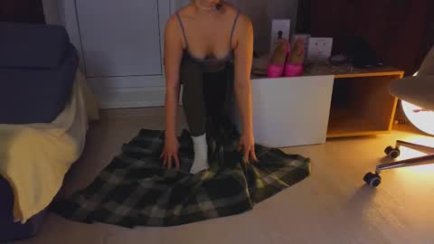 Snapshot of eva_sinn chatting on 02-20-26, 02:17 Hi there i am Eva and i wish create a nice community with you so join my Ticket Show for more pleasure online show from 02-20-26, 02:17