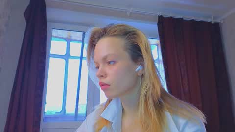 Snapshot of eva_sinn chatting on 02-28-26, 12:39 Hi there i am Eva and i wish create a nice community with you so join my Ticket Show for more pleasure online show from 02-28-26, 12:39