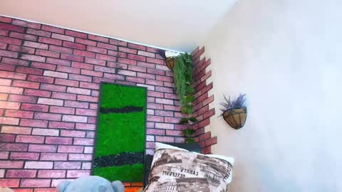 Snapshot of eva_starxxxxx chatting on 01-14-25, 12:43 Eva online show from 01-14-25, 12:43
