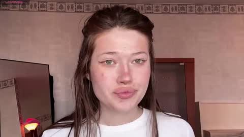 eva varnerr online show from 04-19-26, 01:54