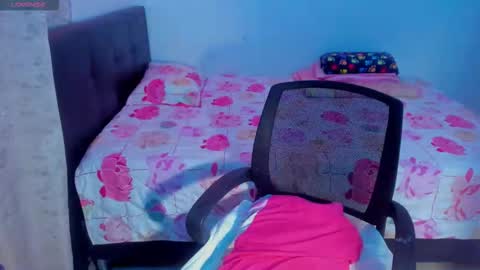 Snapshot of eva_xox chatting on 10-25-25, 04:09 Eva online show from 10-25-25, 04:09