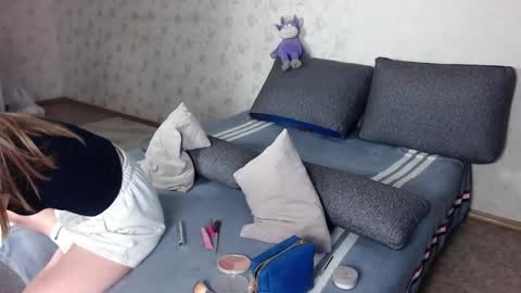 Snapshot of evaa_love_ chatting on 05-25-26, 12:05 Eva online show from 05-25-26, 12:05