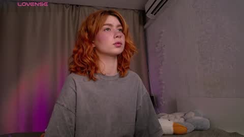 Snapshot of evaa_moonn_ chatting on 11-02-25, 02:52 Eva online show from 11-02-25, 02:52