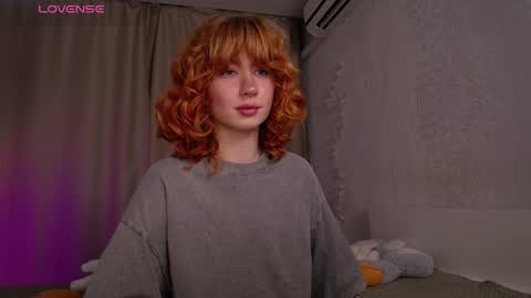 Snapshot of evaa_moonn_ chatting on 11-04-25, 04:33 Eva online show from 11-04-25, 04:33