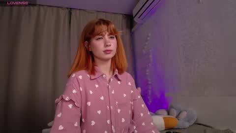 Snapshot of evaa_moonn_ chatting on 11-25-25, 05:24 Eva online show from 11-25-25, 05:24