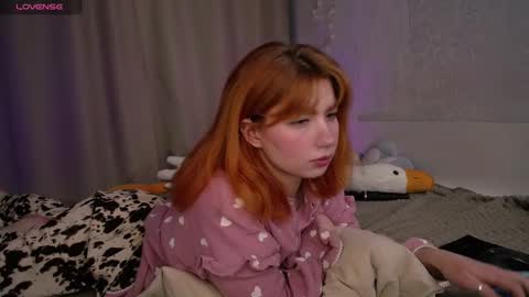 Snapshot of evaa_moonn_ chatting on 12-16-25, 11:32 Eva online show from 12-16-25, 11:32