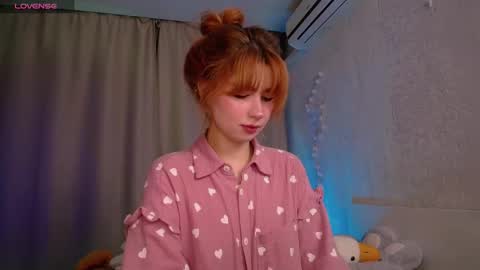 Snapshot of evaa_moonn_ chatting on 12-19-25, 05:14 Eva online show from 12-19-25, 05:14