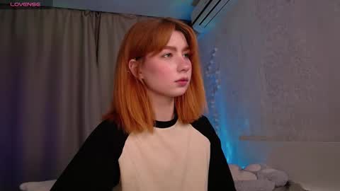Snapshot of evaa_moonn_ chatting on 12-20-25, 05:47 Eva online show from 12-20-25, 05:47