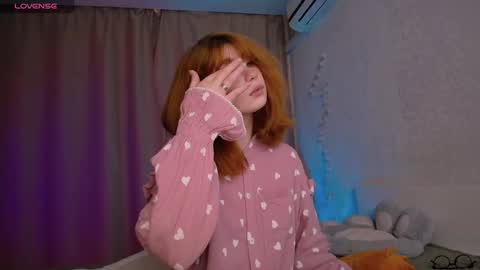 Snapshot of evaa_moonn_ chatting on 02-16-26, 02:51 Eva online show from 02-16-26, 02:51