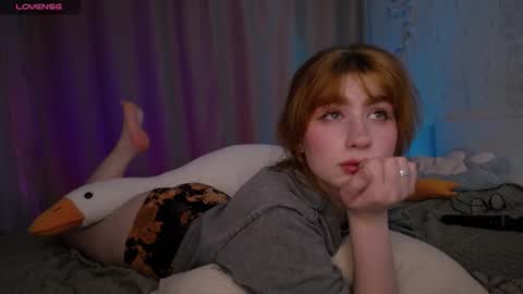 Snapshot of evaa_moonn_ chatting on 02-19-26, 05:58 Eva online show from 02-19-26, 05:58