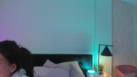 Snapshot of evaa_stevens chatting on 10-28-25, 11:47 julieth online show from 10-28-25, 11:47