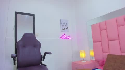 evaa_white online show from 11-12-25, 12:05