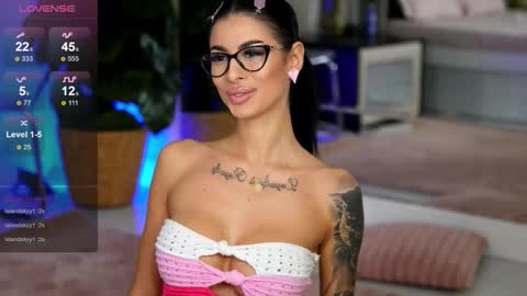 Eva  online show from 11-05-25, 05:40