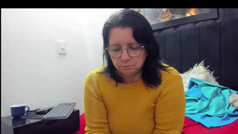 Snapshot of evaaross chatting on 11-18-25, 12:09 Eva online show from 11-18-25, 12:09