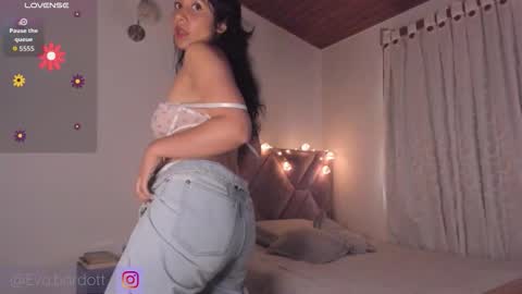 Eva Bardot online show from 11-11-25, 02:06