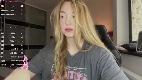 Snapshot of evacarter1 chatting on 10-21-25, 07:53 evacarter1 online show from 10-21-25, 07:53