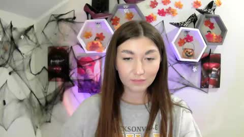 Snapshot of evachaturbatte chatting on 10-15-25, 11:10 Evachaturbatte online show from 10-15-25, 11:10