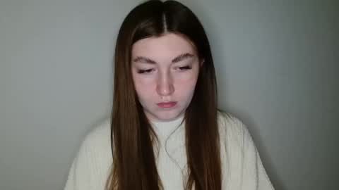 Snapshot of evachaturbatte chatting on 04-27-26, 05:33 Evachaturbatte online show from 04-27-26, 05:33