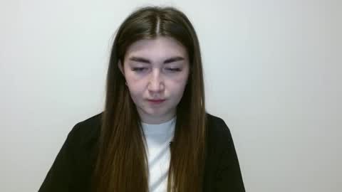 Snapshot of evachaturbatte chatting on 05-14-26, 05:20 Evachaturbatte online show from 05-14-26, 05:20