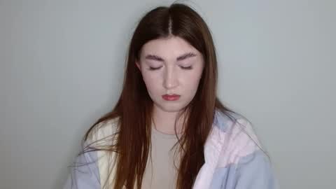 Snapshot of evachaturbatte chatting on 05-18-26, 07:25 Evachaturbatte online show from 05-18-26, 07:25