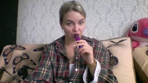 evadelicious_ online show from 07-01-26, 09:33