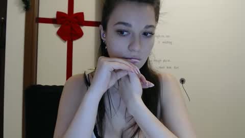 Snapshot of evaeldis chatting on 12-18-25, 03:07 Eva online show from 12-18-25, 03:07