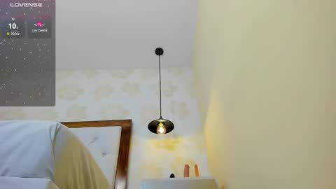 E V A  online show from 02-18-25, 05:42