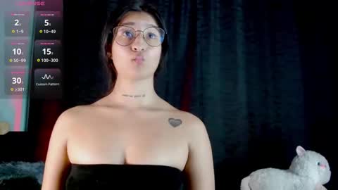 Evah Lee online show from 10-25-25, 03:58