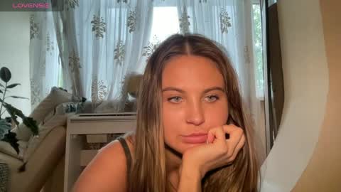 Snapshot of evahazardd chatting on 05-12-26, 12:57 EvaHazard online show from 05-12-26, 12:57