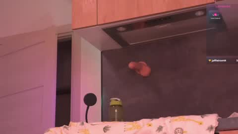 Eva here Wednesday till Sunday online show from 01-02-25, 01:08