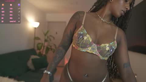 Snapshot of evajacksss_ chatting on 05-11-26, 08:17 evajacksss_ online show from 05-11-26, 08:17