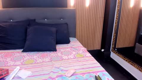 Snapshot of evaloviaa_ chatting on 12-05-25, 01:42 Eva online show from 12-05-25, 01:42