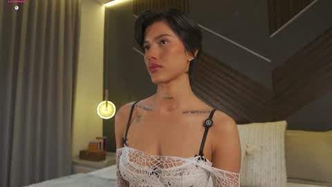 Snapshot of evamorettii chatting on 06-29-26, 05:35 Eva Moretti online show from 06-29-26, 05:35