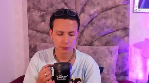 Snapshot of evan_smitt_ chatting on 01-25-25, 04:13 Evan Smitt online show from 01-25-25, 04:13