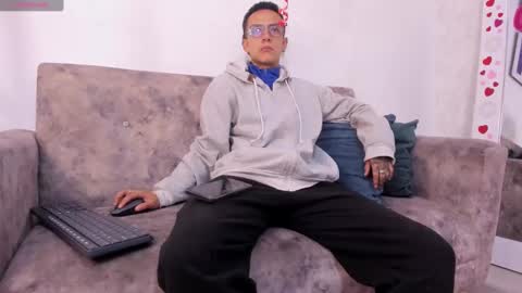 Snapshot of evan_smitt_ chatting on 02-19-25, 12:22 Evan Smitt online show from 02-19-25, 12:22