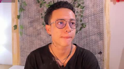 Snapshot of evan_smitt_ chatting on 03-08-25, 04:50 Evan Smitt online show from 03-08-25, 04:50