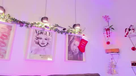 Evan voss  help me get 200 likesindependent model online show from 12-15-25, 01:15