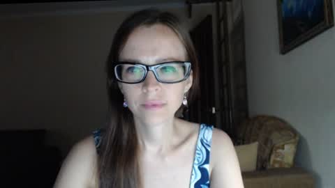 Snapshot of evangeline06 chatting on 06-17-26, 09:01 YourMistress online show from 06-17-26, 09:01
