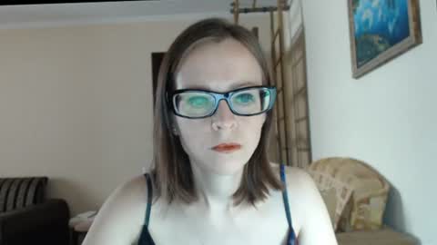 Snapshot of evangeline06 chatting on 07-03-26, 07:26 YourMistress online show from 07-03-26, 07:26