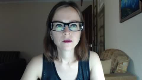 Snapshot of evangeline06 chatting on 07-08-26, 09:03 YourMistress online show from 07-08-26, 09:03
