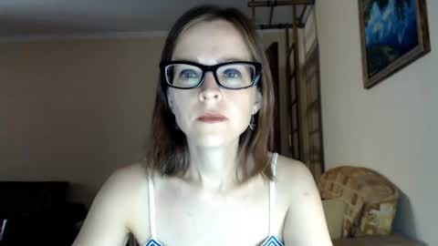 Snapshot of evangeline06 chatting on 07-22-26, 09:01 YourMistress online show from 07-22-26, 09:01